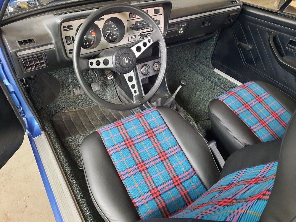 1974_Scirocco_TS_Blue_Interior.jpg